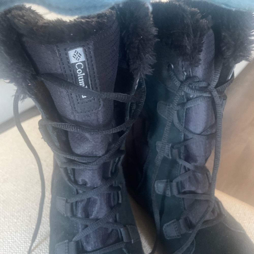 Columbia Women's Black Fur-Lined Winter Boots